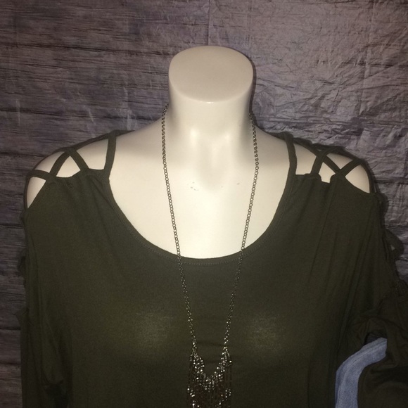 Sold* Venus Cut Out Shoulder High Low Top - Picture 4 of 8